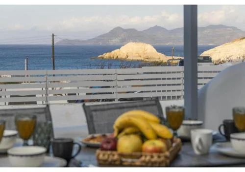Stella's Mandrakia Seaside House