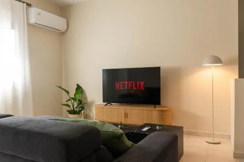 Gaia Bright & Comfy Apartment in Ialyssos Ixia