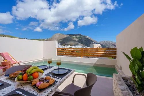 Sugarwhite Suites with Private not Heated Pool