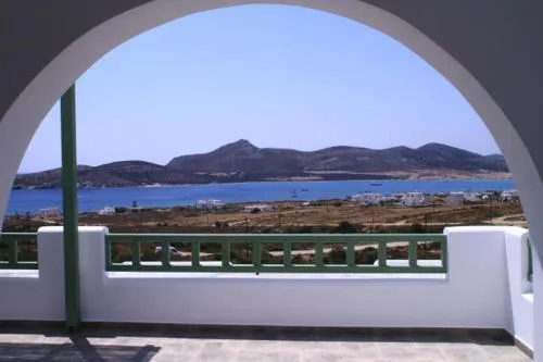 Salty Wind Antiparos Apartments and Studios