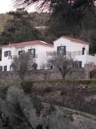 Eri Rooms to Let