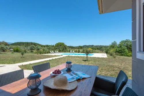 Endless Summer Retreats By Paradise Villas