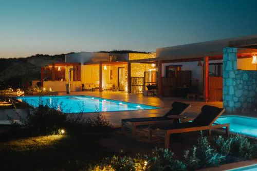 Obsidian Suites Milos