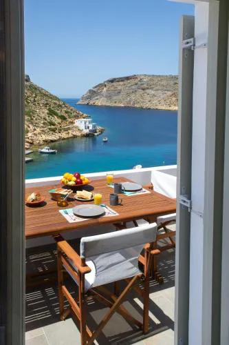 Droufakos’ home, Lux seafront apartment w. View