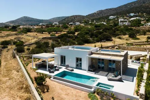 Villa Solevara - luxury villa with Infinity Pool, jacuzzi, cinema room & luxury amenities