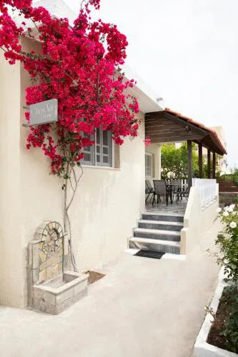 ChrisAri House