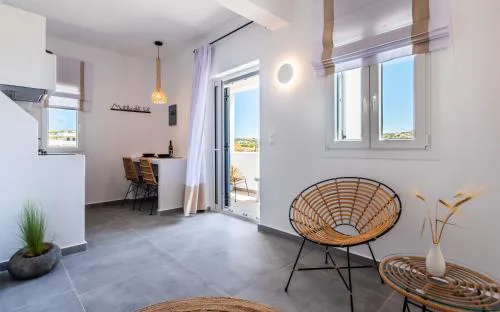 Milos Del Sol Studios