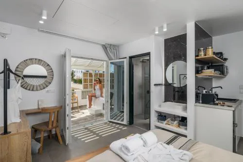 Orama Suites Milos
