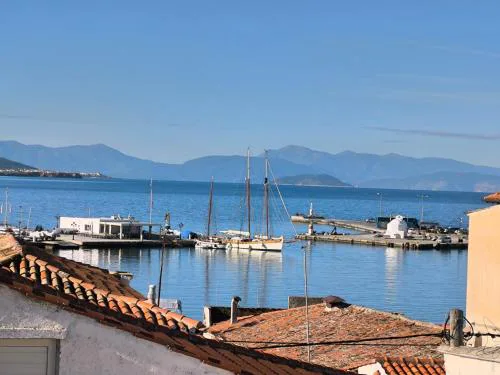 Aegina Downtown Apartments 2