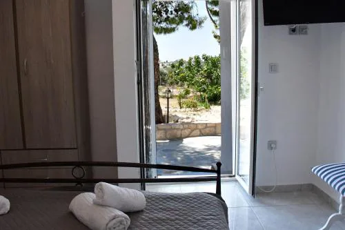 Mitsakos Golden House