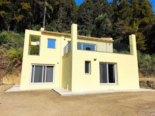 Villa Marianthi Afroditi House in Achillion woods