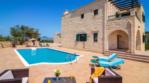 Uranus Stone Villa Next to Almyrida -BY APOKORONAS VILLAS