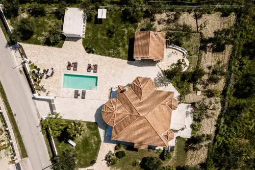 Villa Ellania