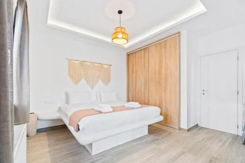 Central & Luxury Home