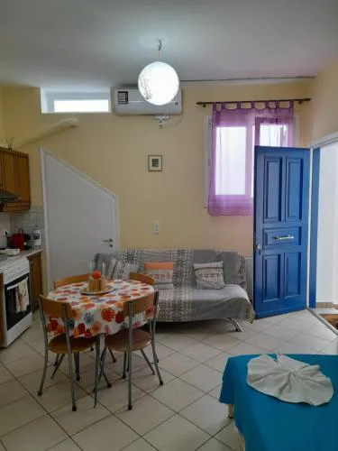 SummerAndros Apartment