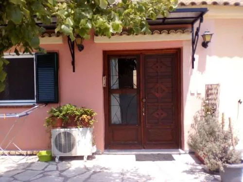 56s.m comftorable studio,airport area