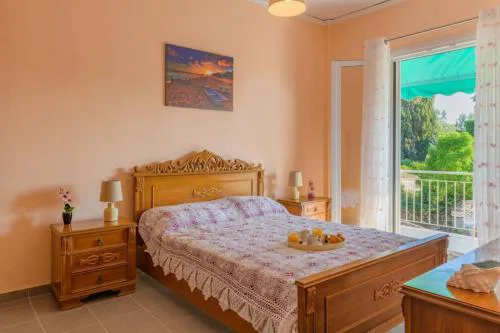 Bright Newly Renovated Apt Near Beach & Center+AC