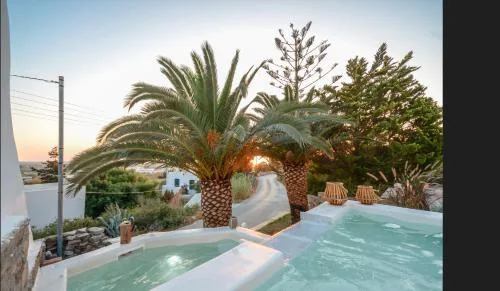 Flora's Villa with Plunge Pool
