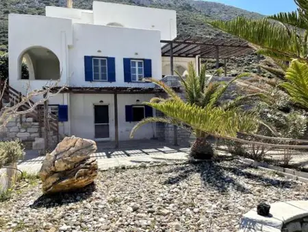 Ariadne's Apartment - Apollonas