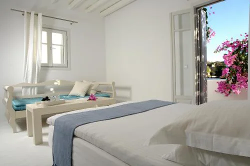 Kapetan Tasos Suites