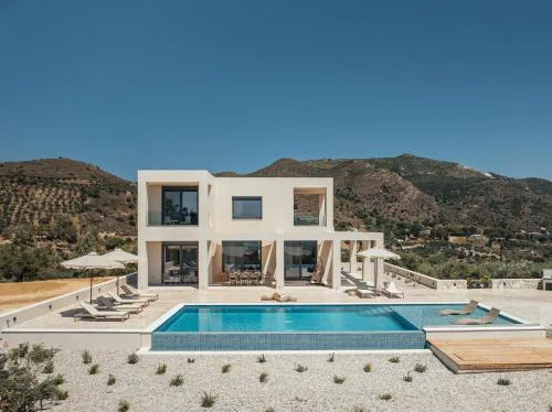 Euphoria Hill Luxury 3BR Villa with Private Pool & Sea View, By TK Premium Stays