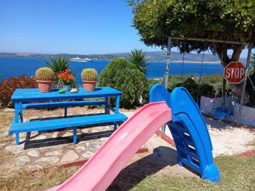 ELENA SEAVIEW house