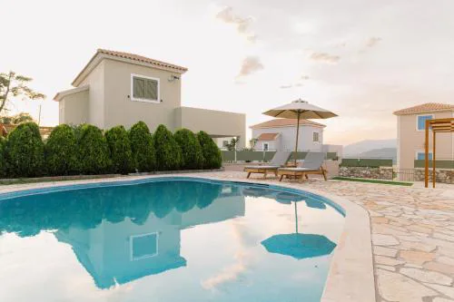 Vasilopoulos Residences - Villa Anthia with jaccuzzi & Villa Emelia with shared pool