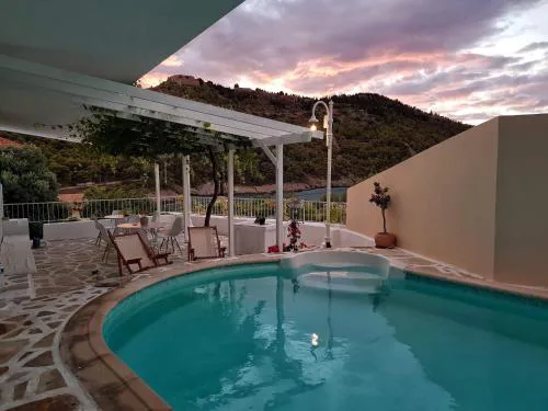 Vassilis Retreat
