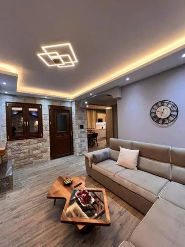 Ora House
