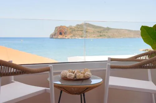 Stavros Beachfront Suites