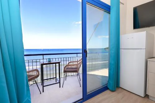 Niko's Beach Suites No1