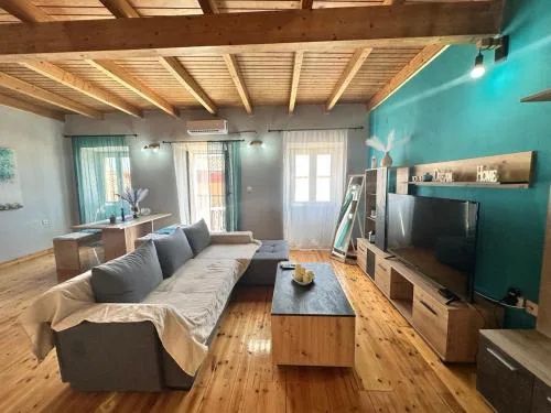 Vitos Village House