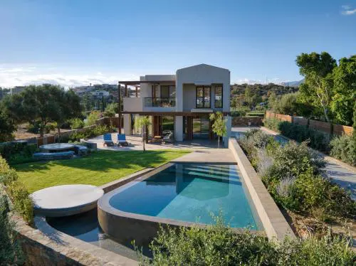 Beachfront Linum Escape Retreat with a Heated Pool