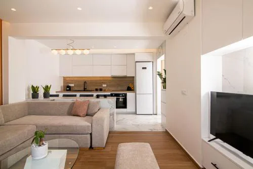 Lucy's Αpartment