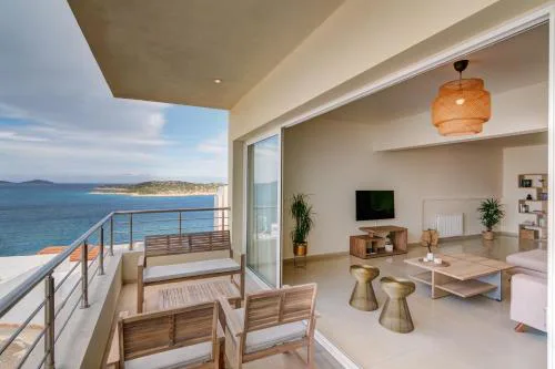 Oikies Luxury Apartments with private free parking area