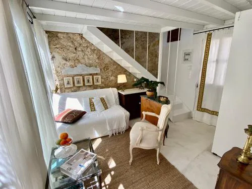 The Little Patio House
