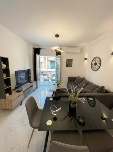 White Port Suite