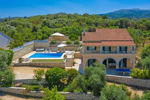 Villa Ftelias by Villa Plus