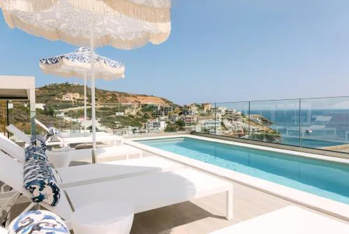 Golden Luxury Suites