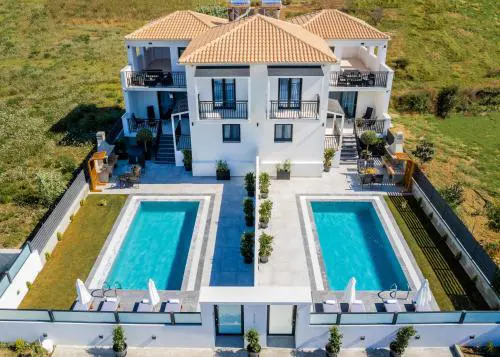 Eagle's Nest - Adjoining Villas!