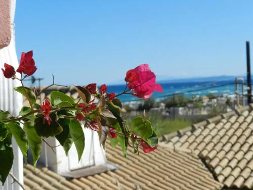 Infinity blue beach apartments - Renovated Apartments 2 Minutes from the Sea & Pool with Scenic Views