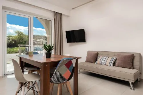 Katsaros Luxury Apts 5 min walk to beach