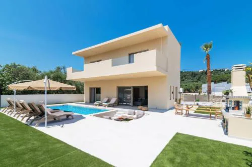 Villa Almo by Villa Plus