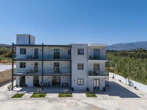 Iosifina rooms, 80 metres from Episkopi beach!