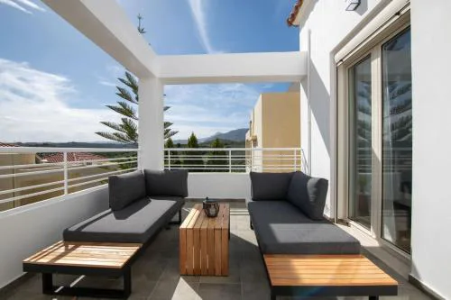 Nikos Home - shared pool - 1 km from the beach