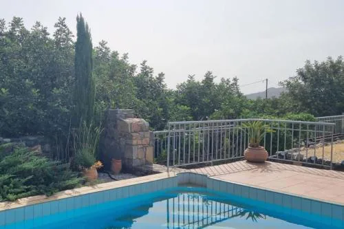 Plaka-Sleeps4-Parking-Pool-HotTub-SeaViews