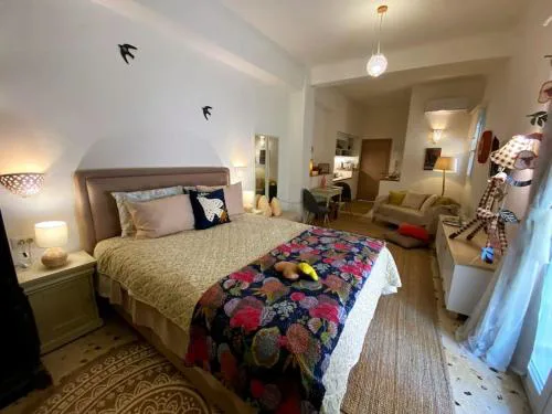 Les Hirondelles 1 Central Apartment