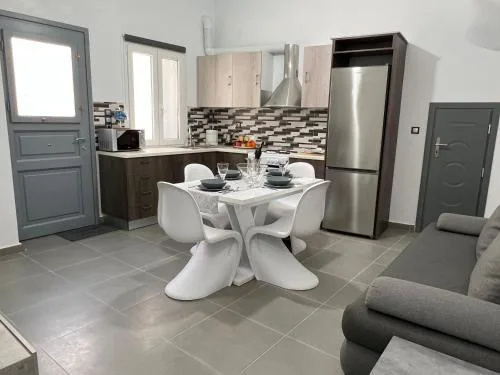 Thania's House ,4 minutes from the center of Hermoulis