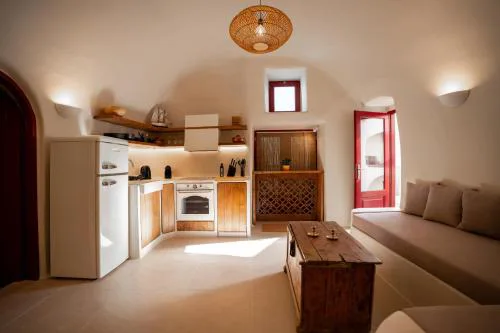 Approxi Cave: 2-Bedroom Retreat