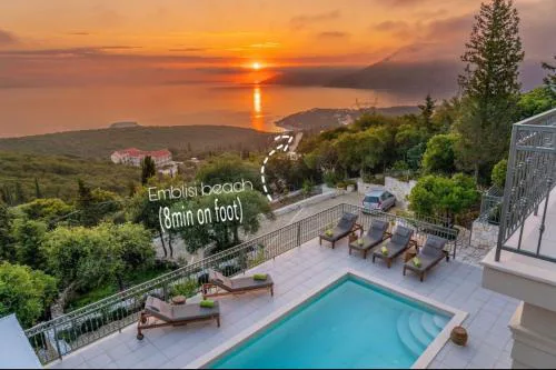 Luxury Villa Fiscardo Walk - Heated Pool & Jacuzzi